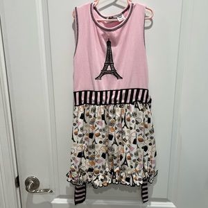 2 pieces ! All girls dream of Paris and the Tower. This cute dress/leggings